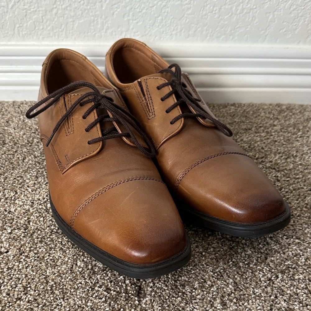 Men’s Clarks Tilden Cap Leather Dress Shoes